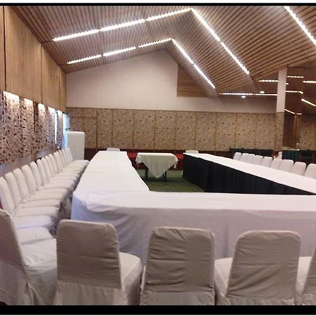 Hotel Broadway Srinagar  Luaran gambar