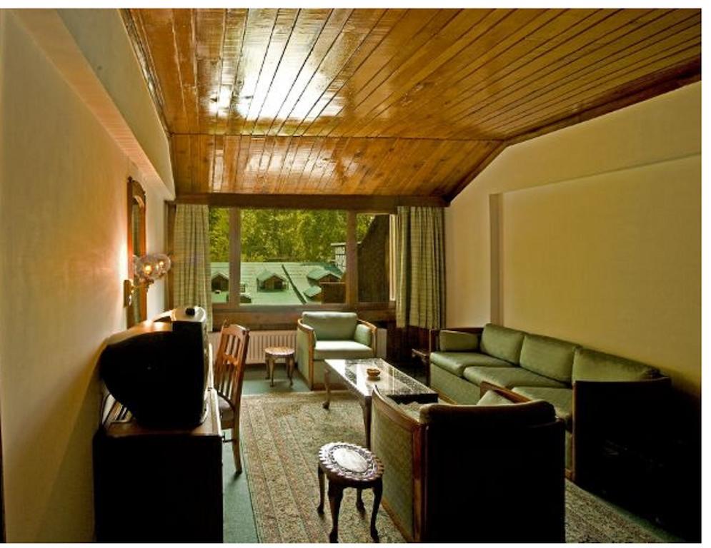 Hotel Broadway Srinagar  Bilik gambar