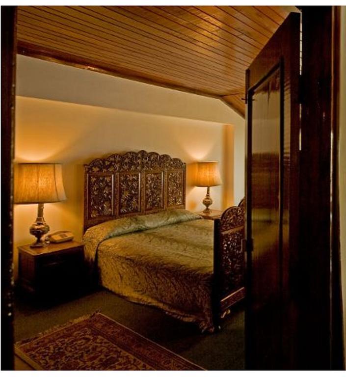 Hotel Broadway Srinagar  Bilik gambar