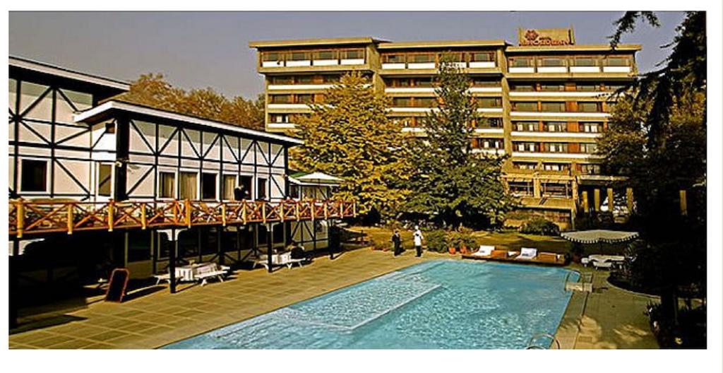 Hotel Broadway Srinagar  Luaran gambar